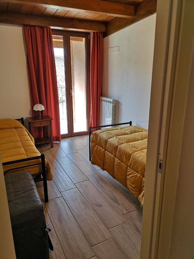 Ortezzano Agriturismo Vecchio Gelso מראה חיצוני תמונה