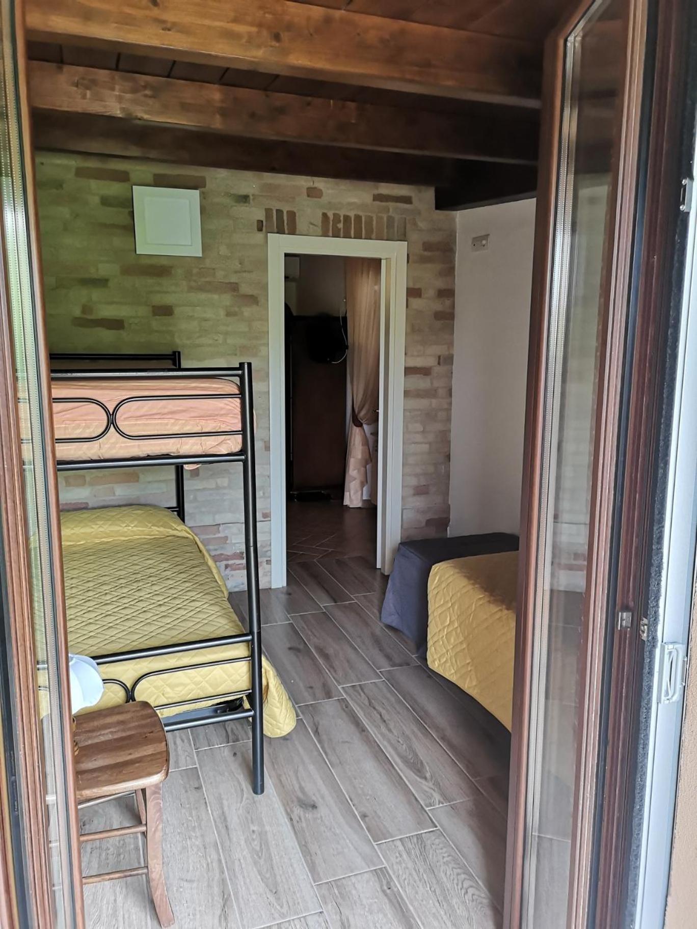 Ortezzano Agriturismo Vecchio Gelso מראה חיצוני תמונה