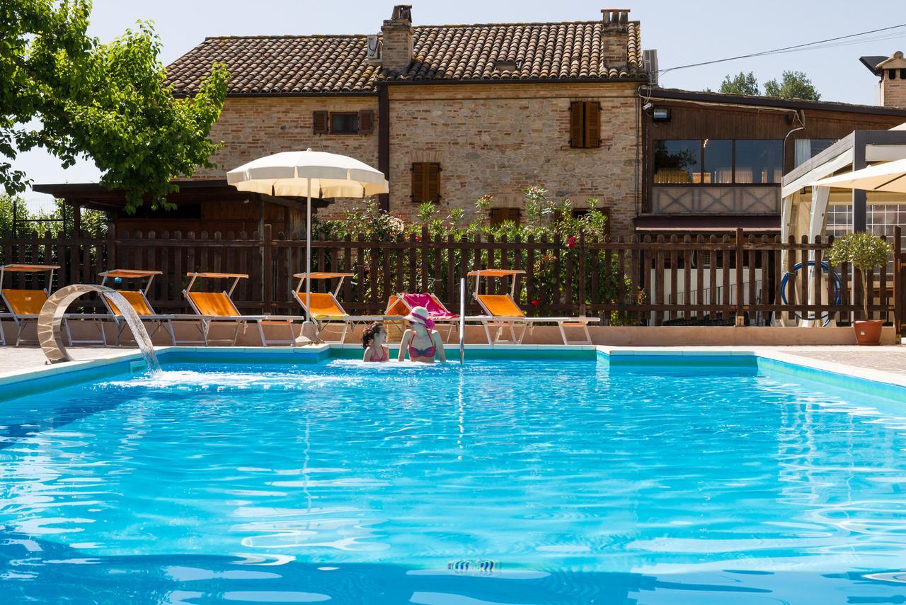 Ortezzano Agriturismo Vecchio Gelso מראה חיצוני תמונה
