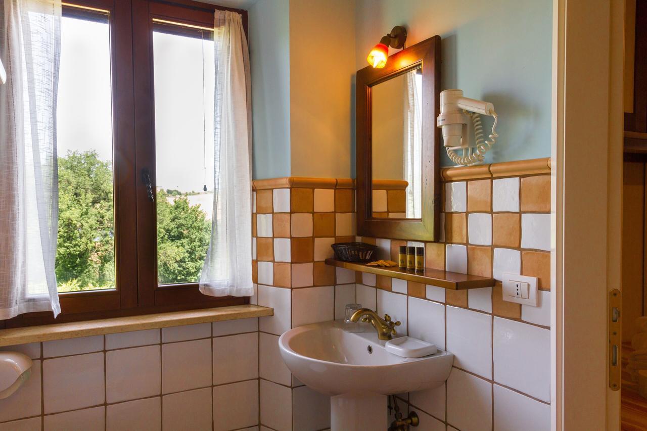 Ortezzano Agriturismo Vecchio Gelso מראה חיצוני תמונה