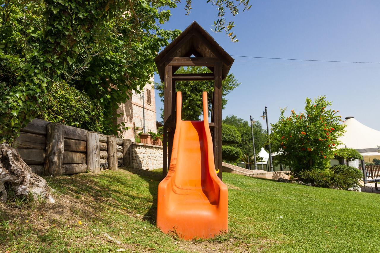 Ortezzano Agriturismo Vecchio Gelso מראה חיצוני תמונה